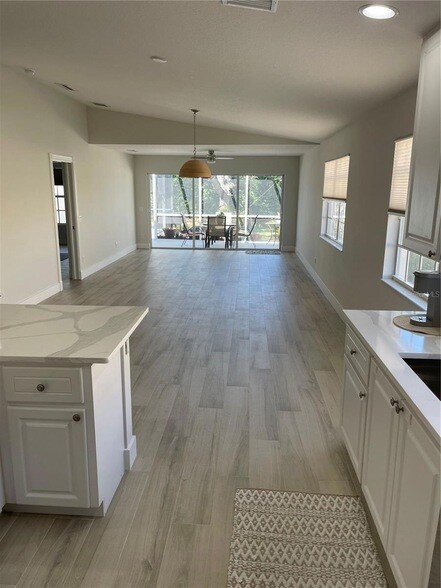 Building Photo - 7630 Pesaro Dr