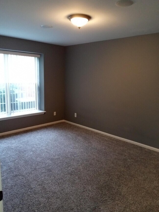 Building Photo - 56164 Troon N