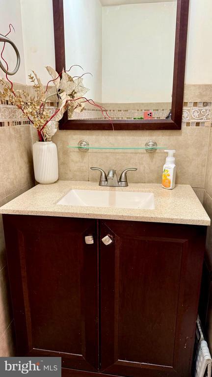 Building Photo - 17 Jill Ct