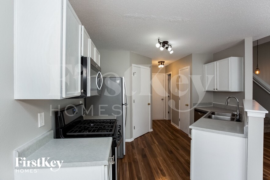 Building Photo - 2235 Collins Way