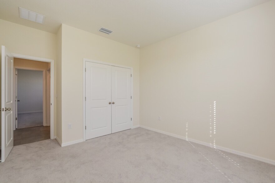 Building Photo - 5877 SW 82nd Ln