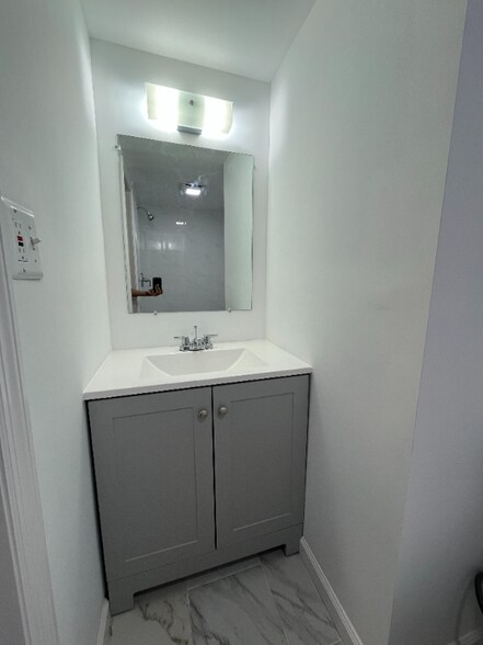 Building Photo - 4634 Fernhill Rd