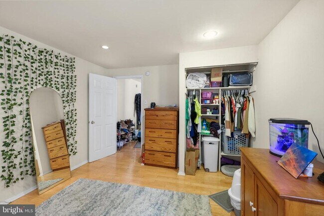 Building Photo - 234 Bainbridge St