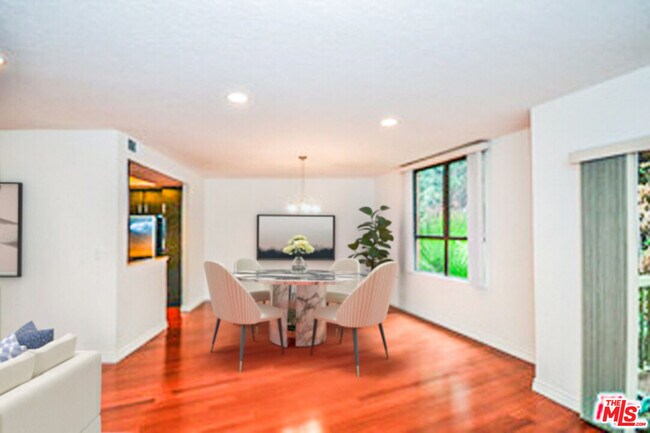 Building Photo - 4444 Wilshire Blvd