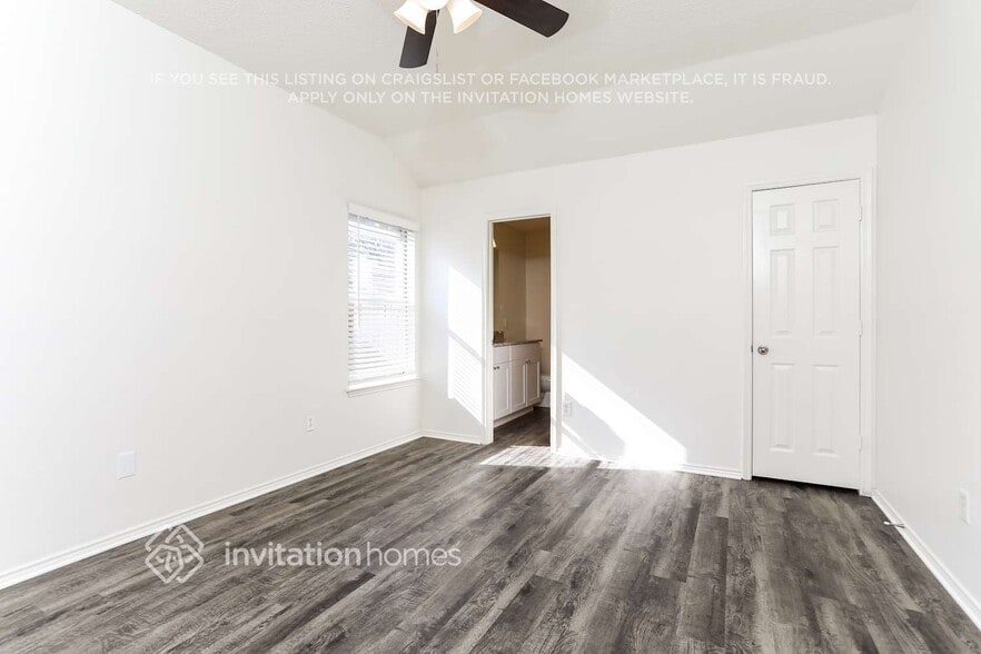 Building Photo - 2525 Rivers Edge Dr