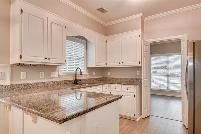 Building Photo - 4441 McManus Ct