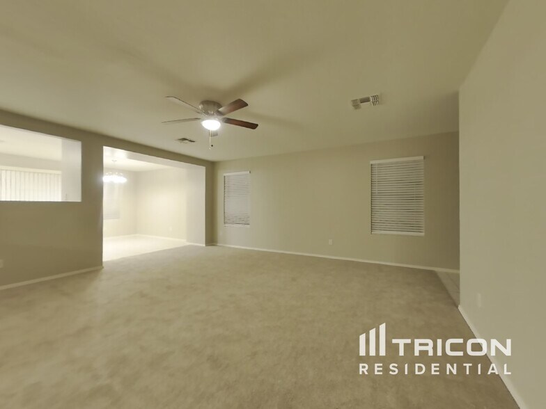 Building Photo - 11522 W Charter Oak Rd