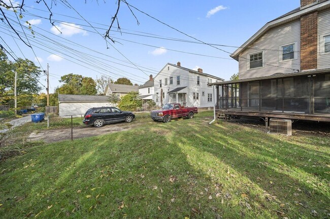 Building Photo - 263 Crestview Rd