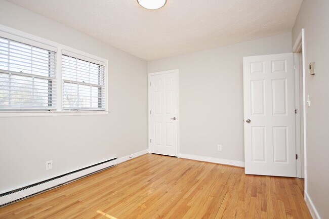 Building Photo - Nicely Updated Duplex Near UVA Medical Center