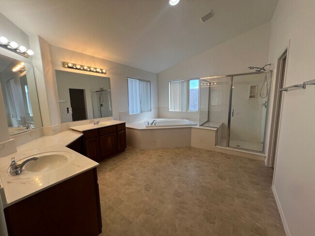 Building Photo - OVER 4000 SQ. FT. EXECUTIVE HOME IN GATED COMMUNITY