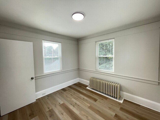 Building Photo - 55 Henriette St