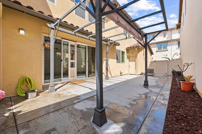 Building Photo - 1321 Ortega St