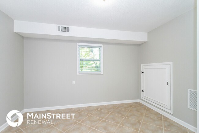 Building Photo - 273 Holmes Dr