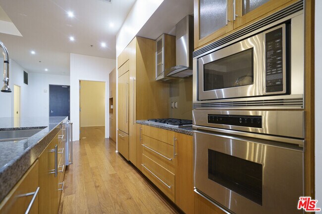 Building Photo - 1111 S Grand Ave