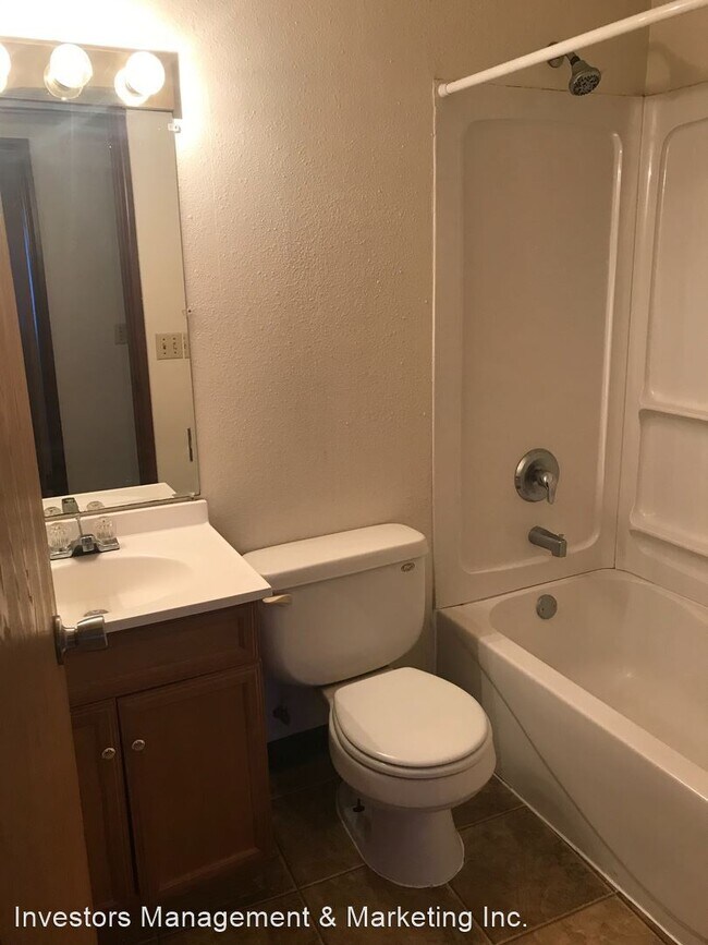 Building Photo - 2105 5th St NW