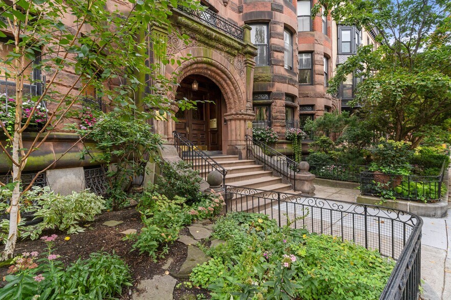 Building Photo - 259 Beacon St