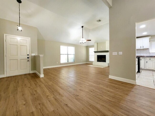 Building Photo - 11703 Lorene Ave