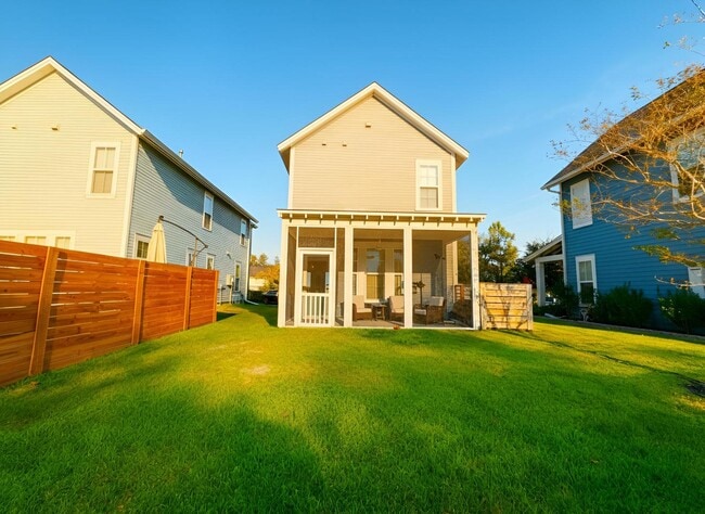 Building Photo - 313 Oak Bend St