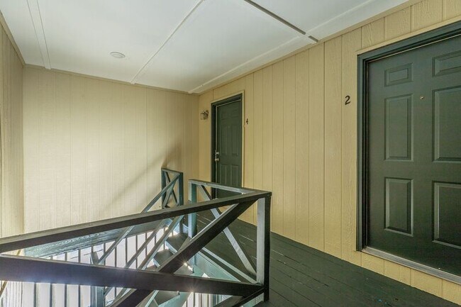 Building Photo - 73 Shallowford Rd
