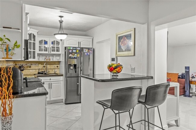 Building Photo - 860 Curtiss Dr