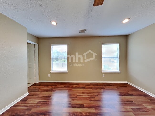 Building Photo - 29103 Legends Hill Dr