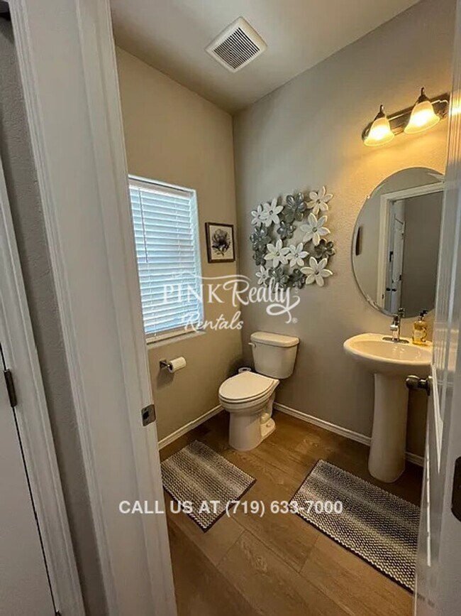 Building Photo - 9656 Feathergrass Dr