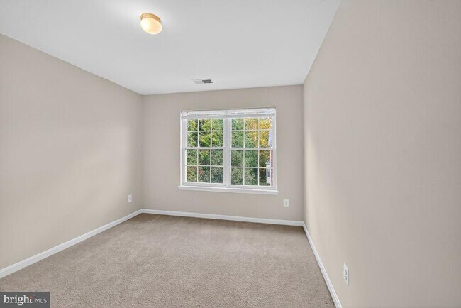 Building Photo - 1515 Shields Terrace NE