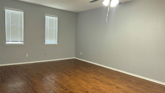 Building Photo - 7925 Grove Ridge Dr