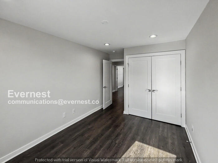 Building Photo - 205 Jeffries Wy