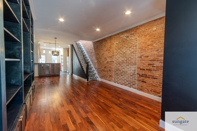Building Photo - 503 S East Ave