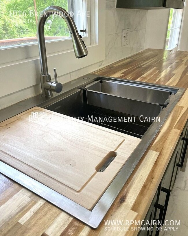 Building Photo - 1016 Brentwood Ave