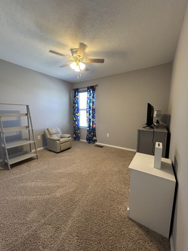 Building Photo - 835 Kipuka Dr NW