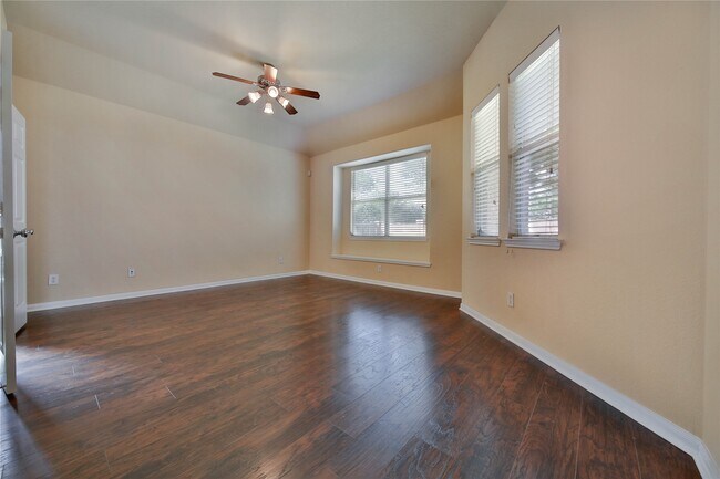 Building Photo - 26022 Trailcliff Ct