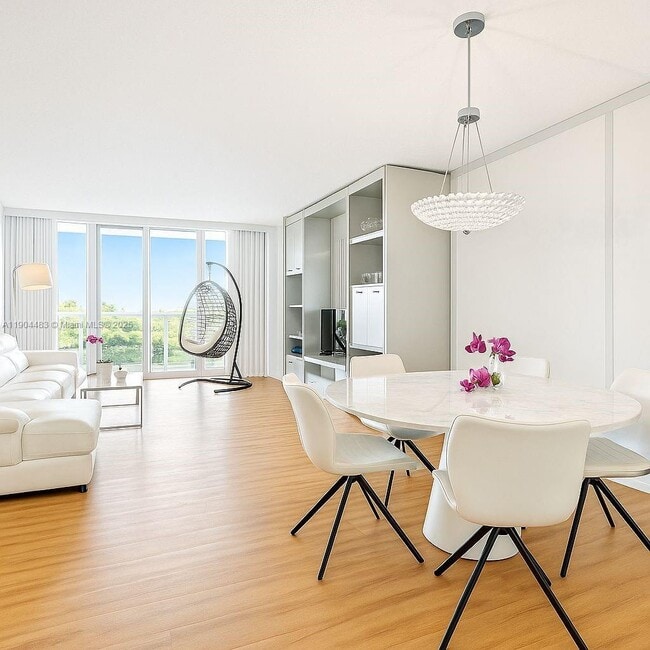 Primary Photo - 100 Bayview Dr