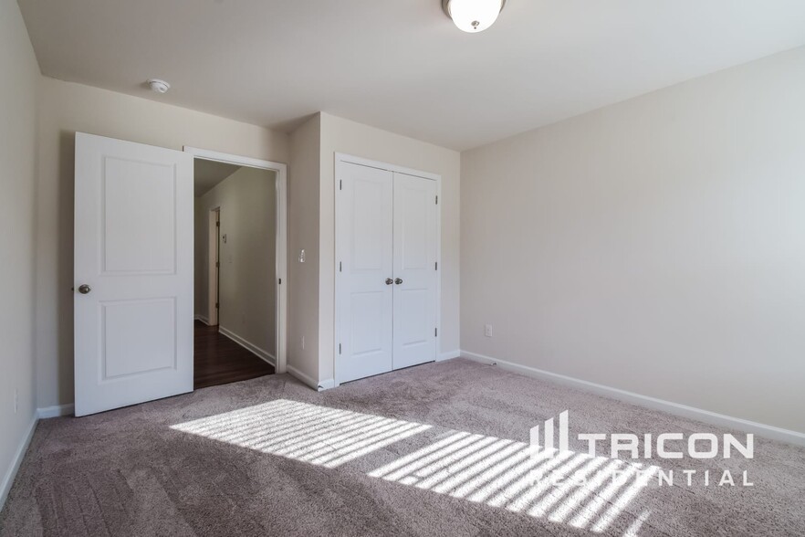 Building Photo - 3930 Bella View Ln