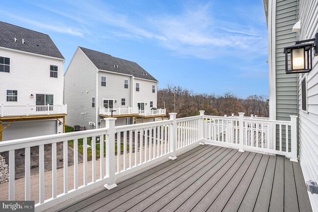 Building Photo - 708 Platinum Dr