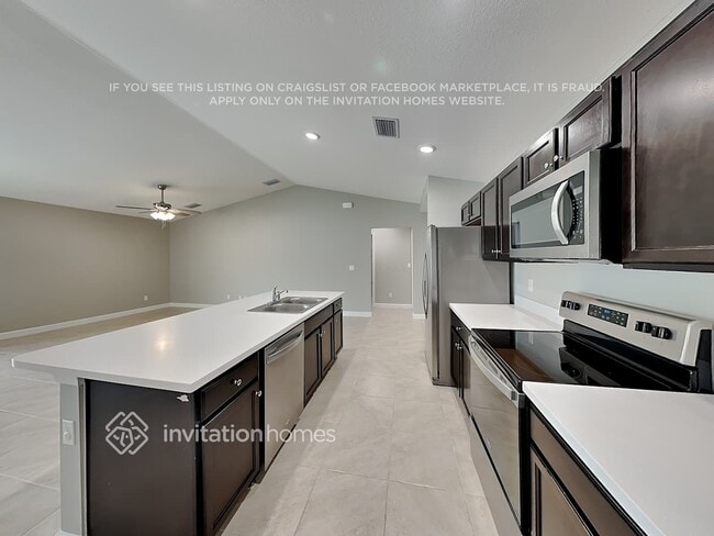 Building Photo - 714 SW McCracken Ave