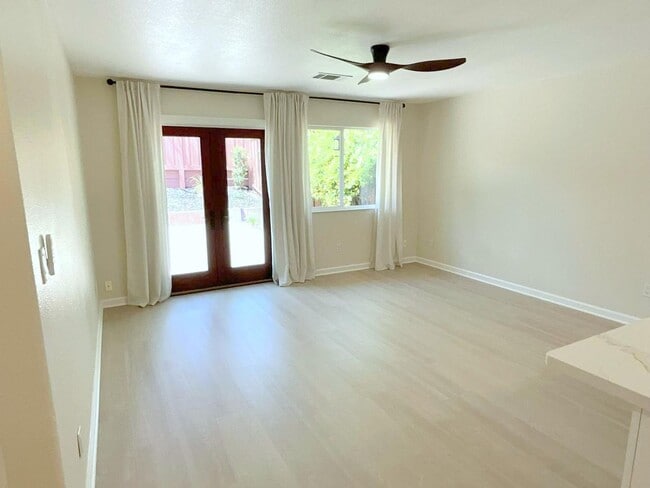 Building Photo - Newly updated Danville Greenbrook South Ar...