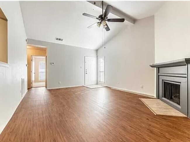 Building Photo - 3105 Boxwood Ln