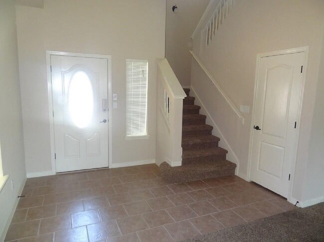 Building Photo - 14451 Coyote Trail Dr