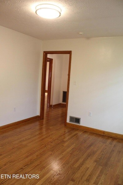 Building Photo - 112 McMahan Rd