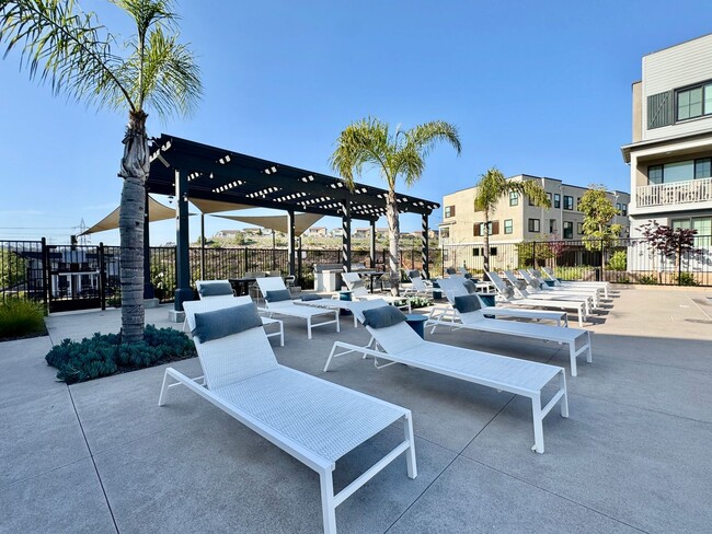 Building Photo - BRAND NEW 4 BED, 3.5 BATHS, 2070 SQ FT TOWNHOME BY KH HOMES