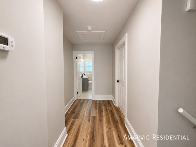 Building Photo - 306 Watauga Ave