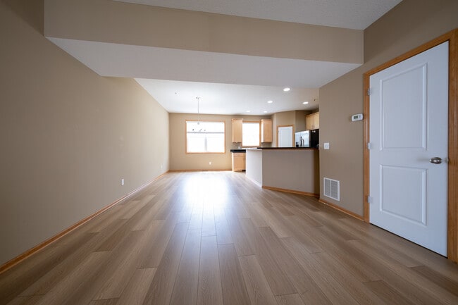 Building Photo - 9585 Madison Dr