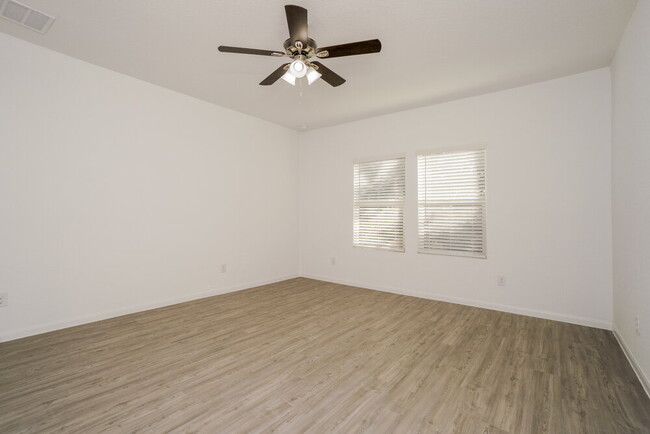 Building Photo - 15115 Nettleton Ml