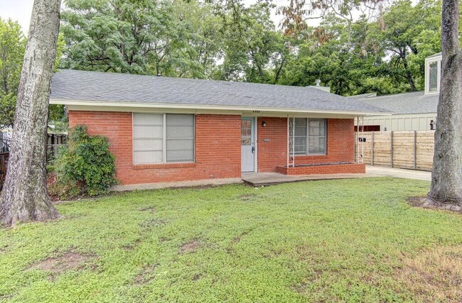 Building Photo - 1711 Brentwood St