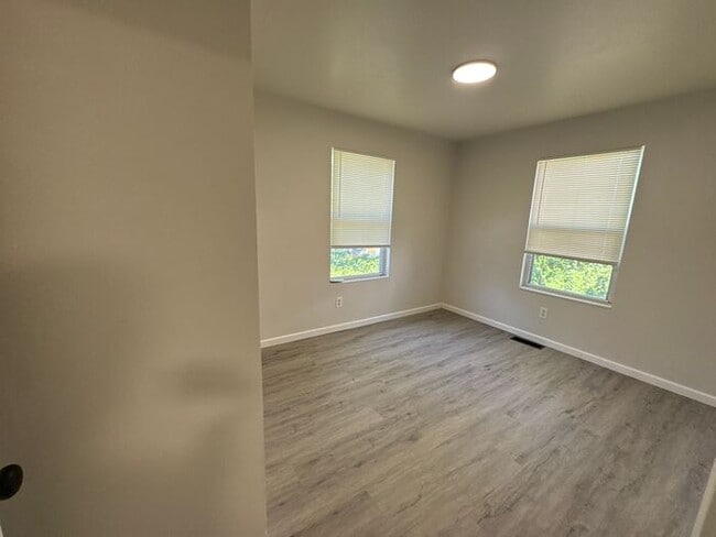Building Photo - Beautifully updated corner home!