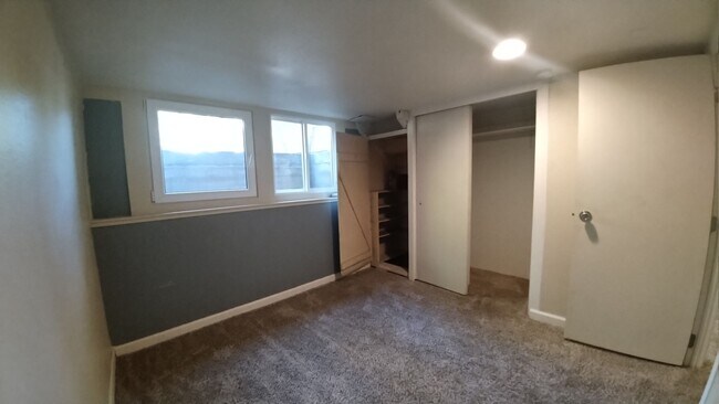 Building Photo - 808-810