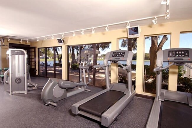 Building Photo - Updated 2/2 in the heart of Brandon