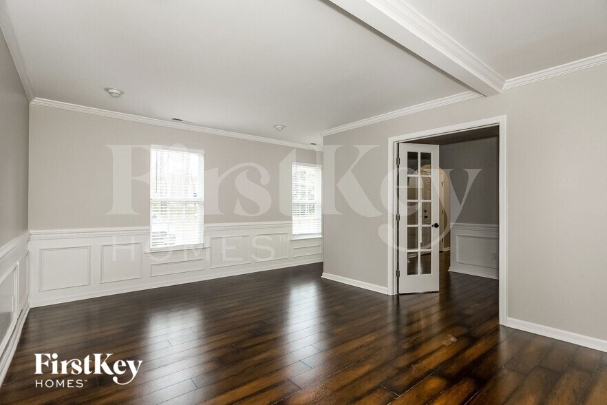 Building Photo - 1817 Elizabeth Oaks Ave